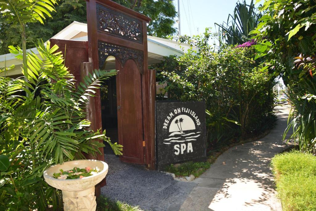 First Landing Beach Resort & Villas Lautoka Ngoại thất bức ảnh
